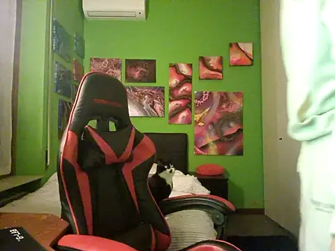 Snapshot of MASTERMONEY chatting on 31, 10, 2025 MASTERMONEY online show from 31, 10, 2025