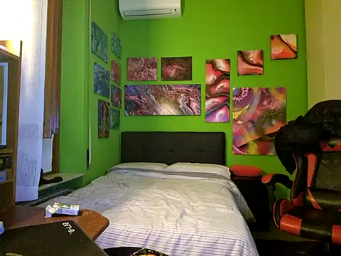 Snapshot of MASTERMONEY chatting on 2, 11, 2025 MASTERMONEY online show from 2, 11, 2025