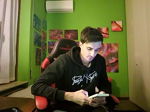 Snapshot of MASTERMONEY chatting on 10, 11, 2025 MASTERMONEY online show from 10, 11, 2025