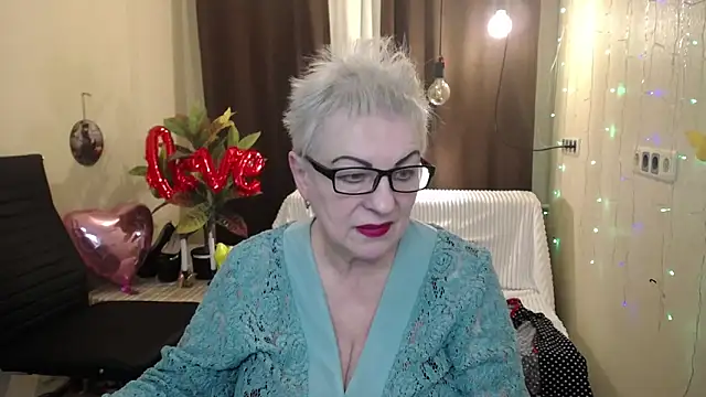 KayleSmoll online show from 16, 2, 2025