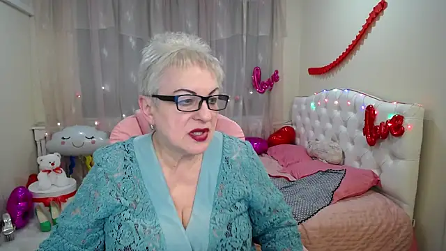 KayleSmoll online show from 27, 2, 2025