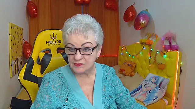 KayleSmoll online show from 22, 3, 2025