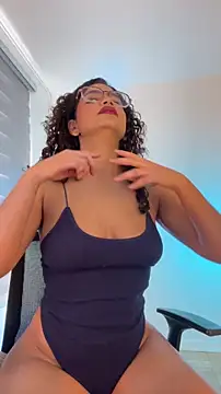 cinnamon rosa online show from 16, 1, 2026