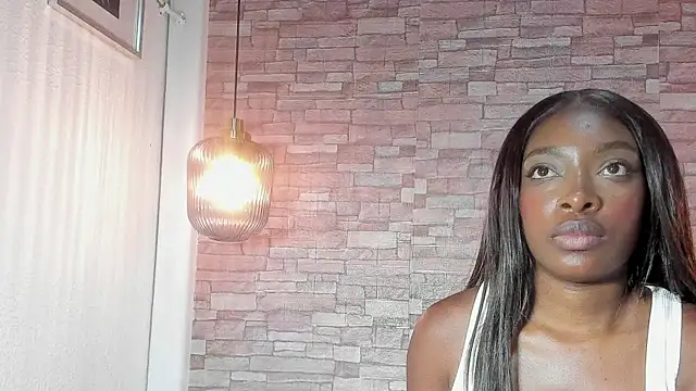 Snapshot of Shamiraa_moore chatting on 7, 3, 2025 Shamiraa moore online show from 7, 3, 2025