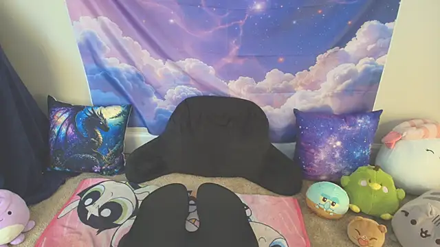 Snapshot of MilkyBunny chatting on 19, 5, 2026 MilkyBunny online show from 19, 5, 2026