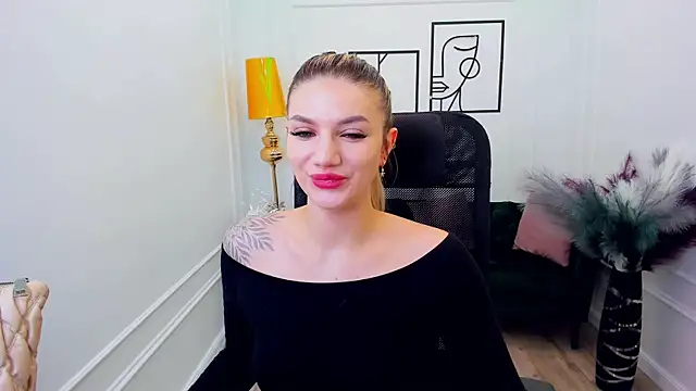 SelenaeMoore online show from 13, 1, 2026