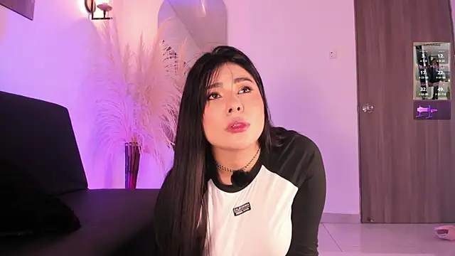 Danna adams01 online show from 13, 4, 2026