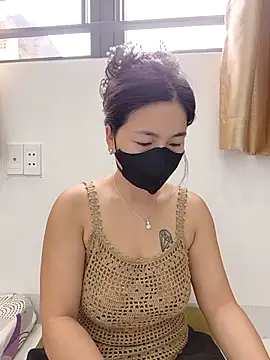 Snapshot of lyna_bl chatting on 18, 11, 2025 lyna bl online show from 18, 11, 2025