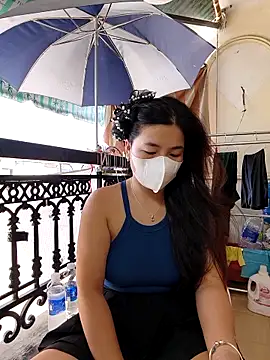 Snapshot of lyna_bl chatting on 25, 11, 2025 lyna bl online show from 25, 11, 2025