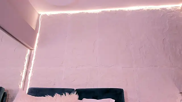 CailynBrowm online show from 17, 4, 2026