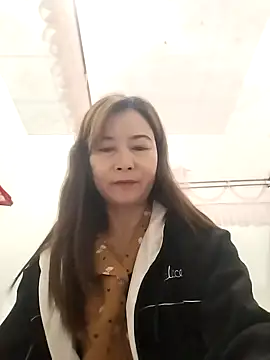 Sexy-ladyboobs20 online show from 5, 1, 2025