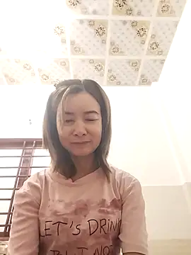 Sexy-ladyboobs20 online show from 15, 10, 2025