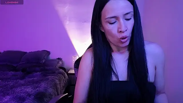 cristal hilton 10 online show from 18, 1, 2026