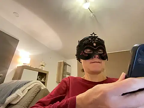 Marilou1983 online show from 12, 2, 2025