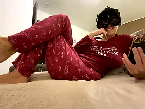 Marilou1983 online show from 10, 11, 2025