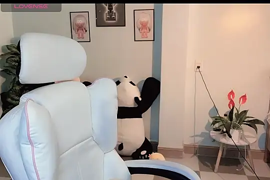  Aimy  online show from 30, 10, 2025