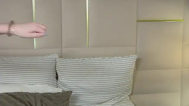 AliceMoreno online show from 17, 10, 2025