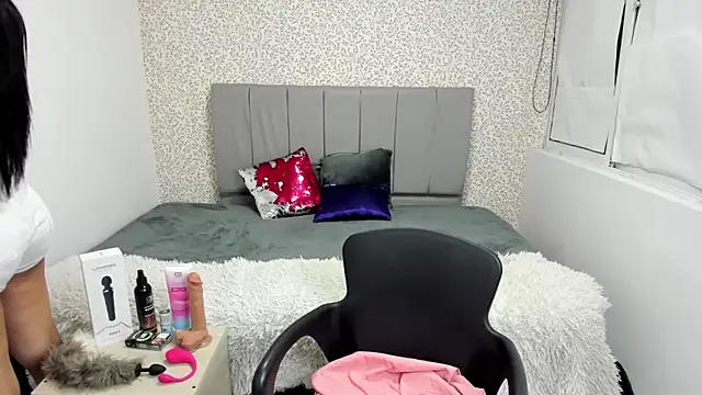 Snapshot of CharlotteeGray_ chatting on 2, 3, 2025 CharlotteeGray online show from 2, 3, 2025