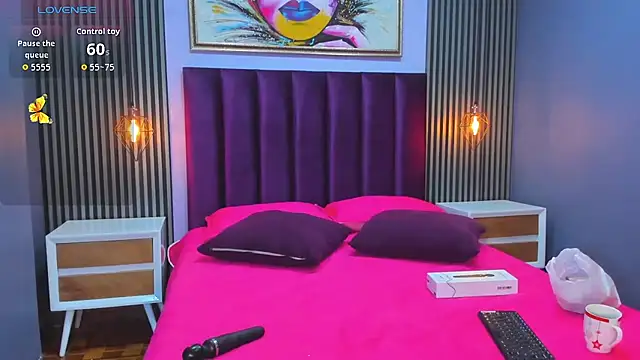 Nahiajhonson  online show from 20, 10, 2025