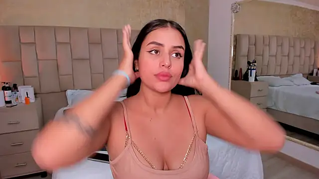 EmmaTorres  online show from 6, 2, 2025