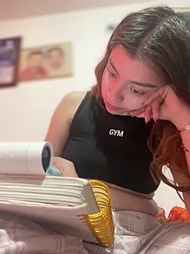 Snapshot of Cloew_Marz chatting on 30, 11, 2025 Cloew Marz online show from 30, 11, 2025