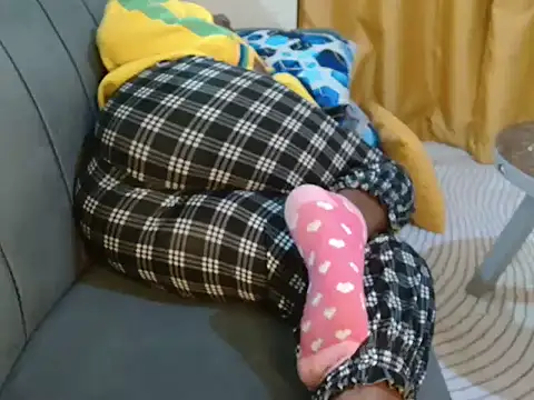 leslysexygirl online show from 28, 10, 2025