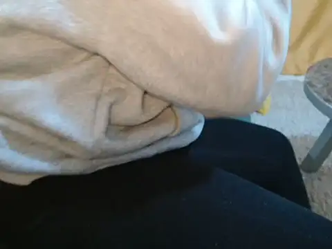 Snapshot of leslysexygirl chatting on 19, 5, 2026 leslysexygirl online show from 19, 5, 2026