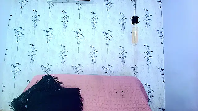 Snapshot of Mia_candy_0 chatting on 18, 9, 2025 Mia candy 0 online show from 18, 9, 2025