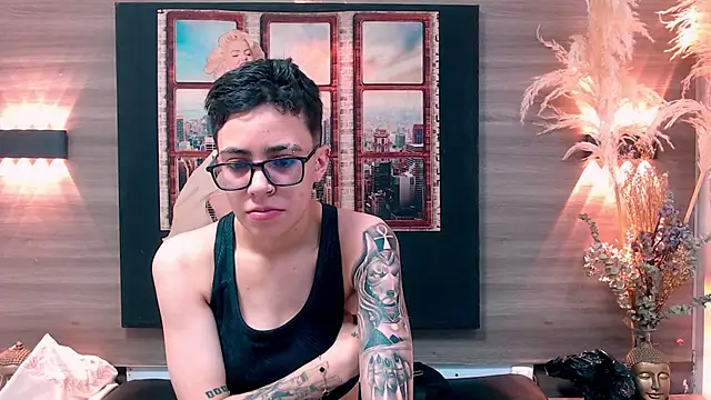 Cutie Shy  online show from 1, 12, 2025