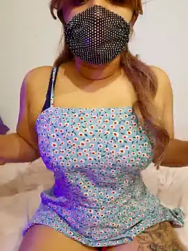 Snapshot of Wild_wifey chatting on 5, 12, 2024 Wild wifey online show from 5, 12, 2024