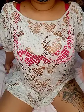 Snapshot of Wild_wifey chatting on 13, 10, 2025 Wild wifey online show from 13, 10, 2025