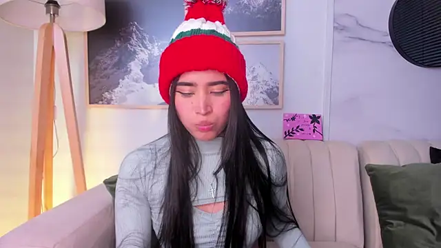 Snapshot of lara_madisson chatting on 13, 12, 2024 lara madisson online show from 13, 12, 2024
