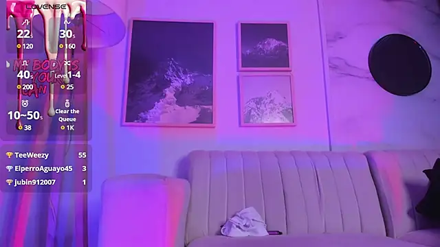 Snapshot of lara_madisson chatting on 24, 1, 2025 lara madisson online show from 24, 1, 2025