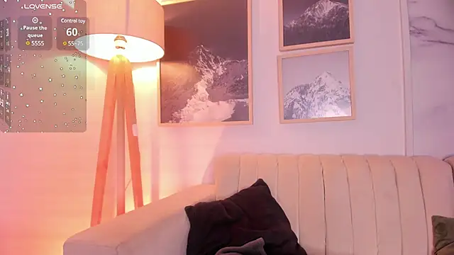 Snapshot of lara_madisson chatting on 15, 3, 2025 lara madisson online show from 15, 3, 2025