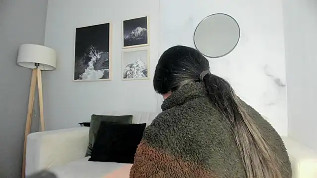 Snapshot of lara_madisson chatting on 19, 9, 2025 lara madisson online show from 19, 9, 2025