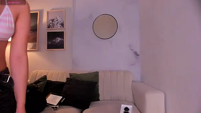 Snapshot of lara_madisson chatting on 16, 7, 2026 lara madisson online show from 16, 7, 2026