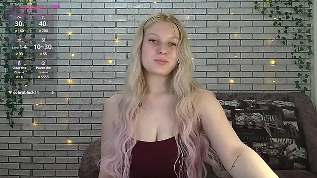 Snapshot of EmiliaDuchess chatting on 4, 12, 2024 EmiliaDuchess online show from 4, 12, 2024