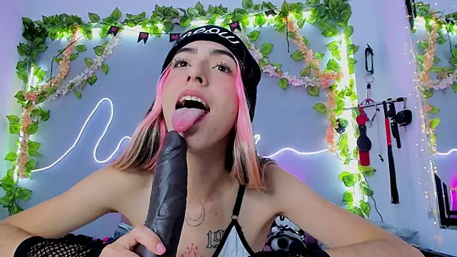 YouliteSllut2 online show from 23, 1, 2025