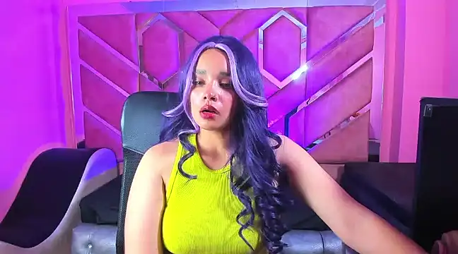 Snapshot of Olivia_Fox69 chatting on 6, 3, 2025 Olivia Fox69 online show from 6, 3, 2025