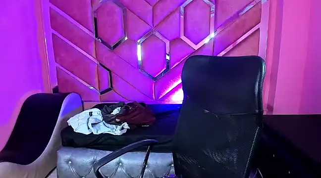 Snapshot of Olivia_Fox69 chatting on 8, 3, 2025 Olivia Fox69 online show from 8, 3, 2025