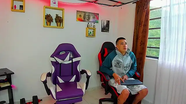 Snapshot of parejacaliente20154 chatting on 15, 7, 2026 parejacaliente20154 online show from 15, 7, 2026