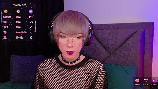 Snapshot of Sammy_Russell chatting on 10, 9, 2025 Sammy Russell online show from 10, 9, 2025