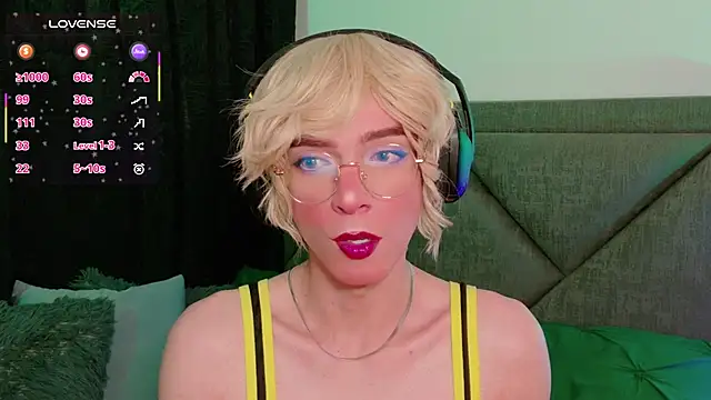 Snapshot of Sammy_Russell chatting on 17, 9, 2025 Sammy Russell online show from 17, 9, 2025