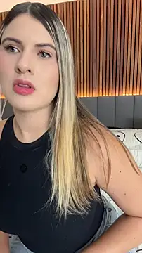 Snapshot of EmiilyAdams_ chatting on 1, 5, 2026 EmiilyAdams online show from 1, 5, 2026