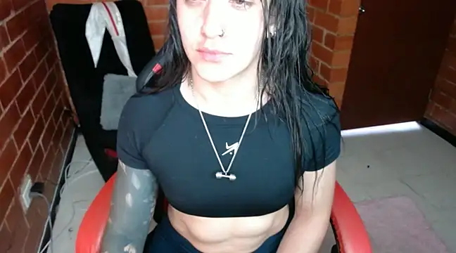Snapshot of dannafitness chatting on 5, 2, 2025 dannafitness online show from 5, 2, 2025