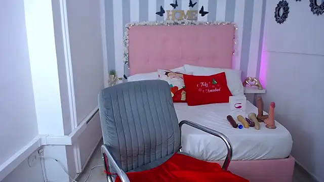 Lunna boobs online show from 17, 12, 2024