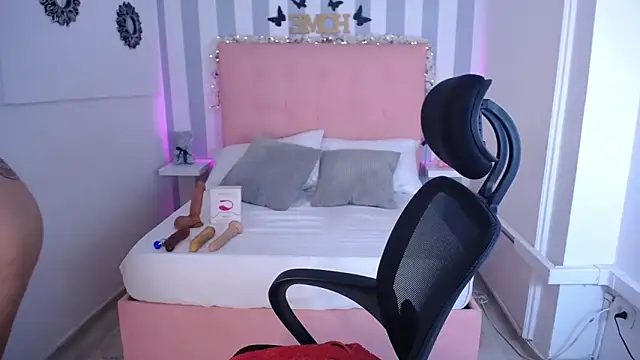 Lunna boobs online show from 9, 9, 2025