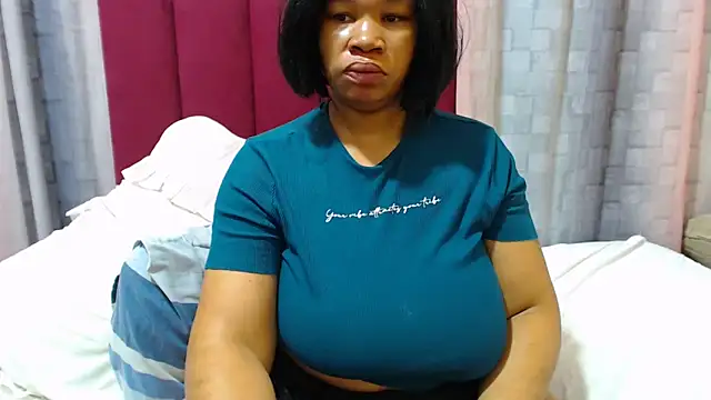 Snapshot of YELLOWBUSTYMELLONS chatting on 11, 12, 2024 YELLOWBUSTYMELLONS online show from 11, 12, 2024