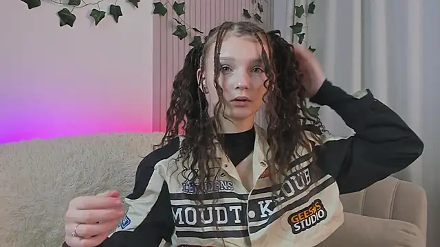 CindyGarrison online show from 16, 1, 2025