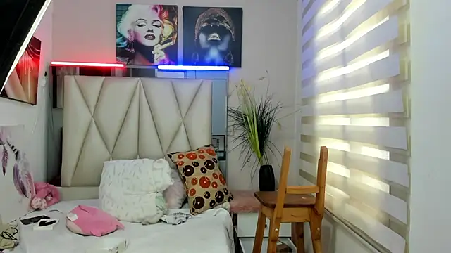 Snapshot of Backsex_boy chatting on 22, 1, 2025 Backsex boy online show from 22, 1, 2025